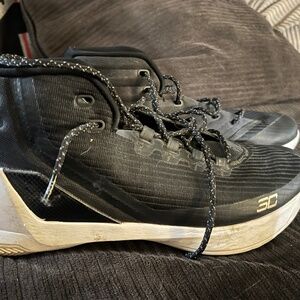 Under Armour Basketball shoes sz12.5